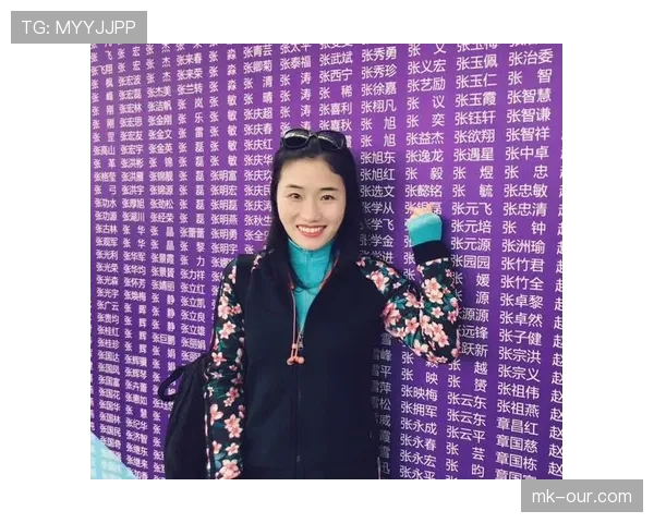 蒋林静训练完随手啃个鸡腿，这自律和放纵的边界感谁懂啊